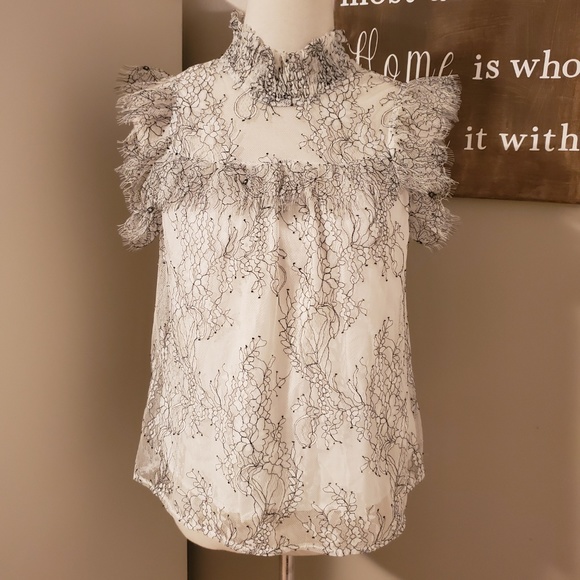 hazel Tops - Anthropologie Hazel Lace Top **CUTE**